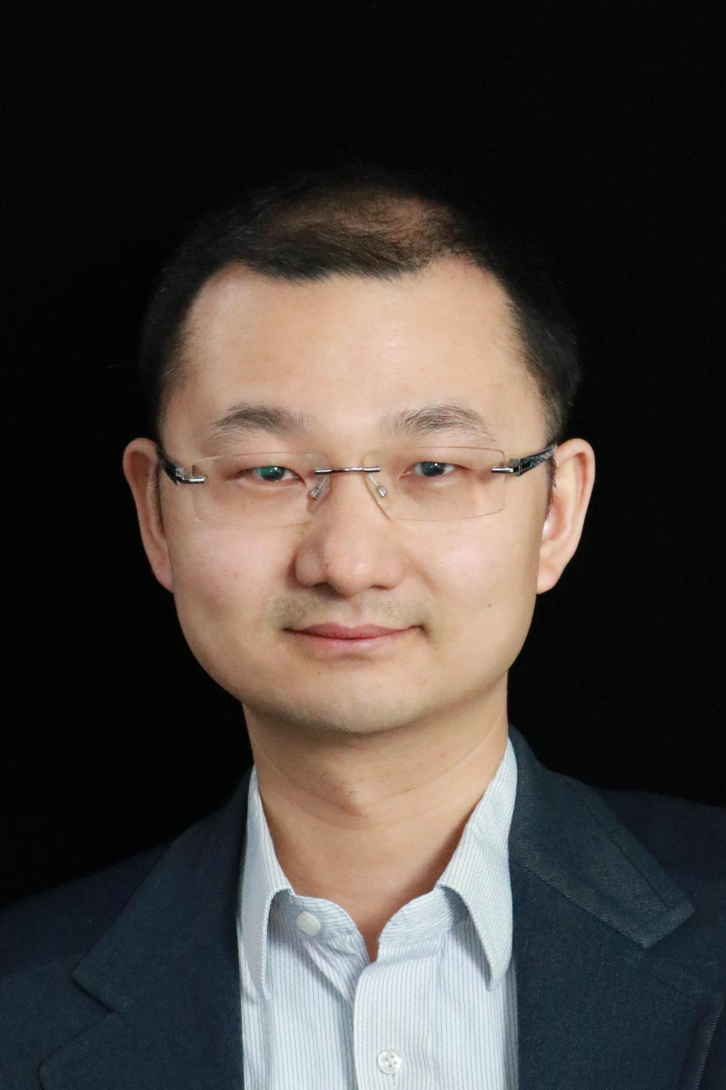 Portrait of Junjie Tang